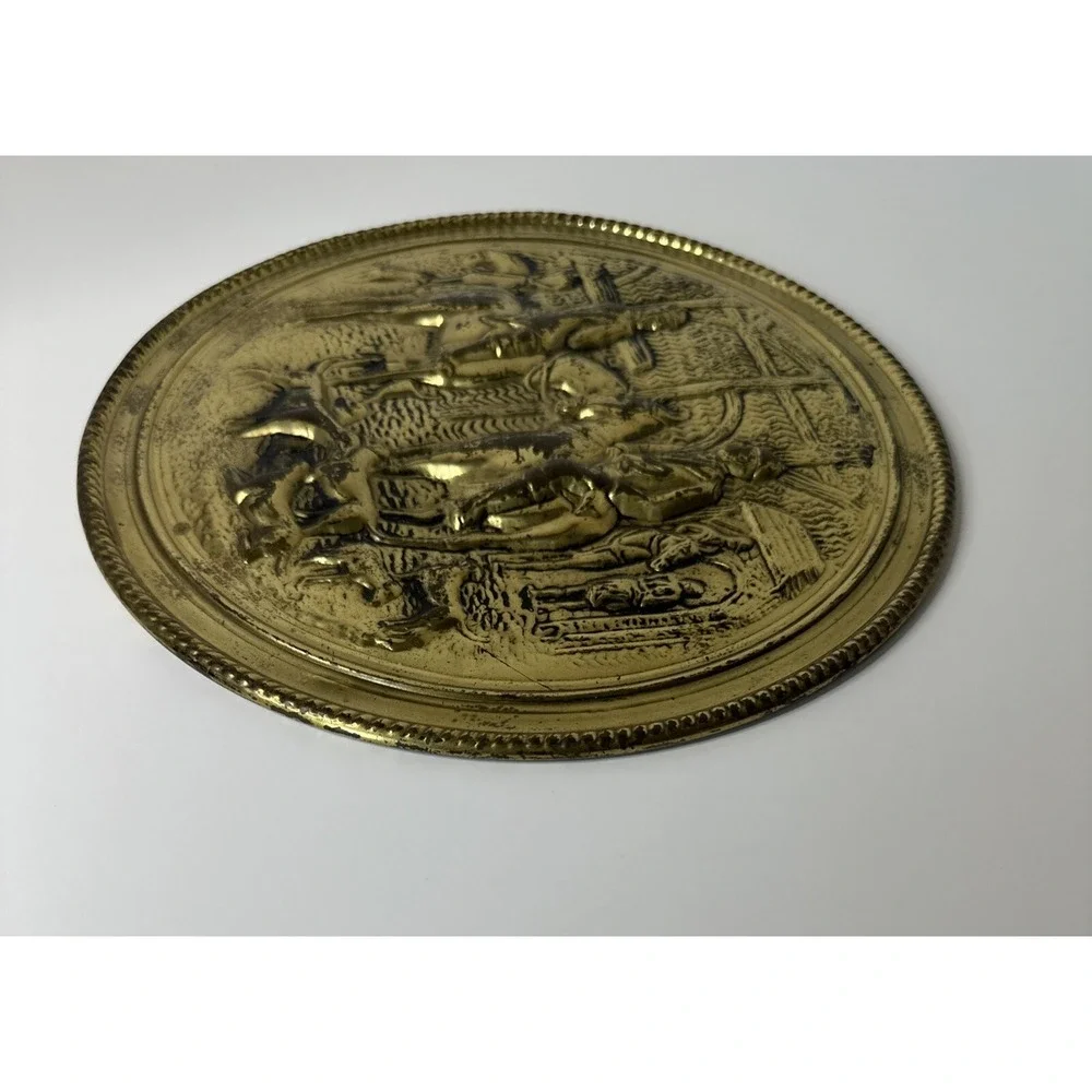 Vintage Hammered Brass Wall‎ Plate Traditional English Fox Hunting Scene